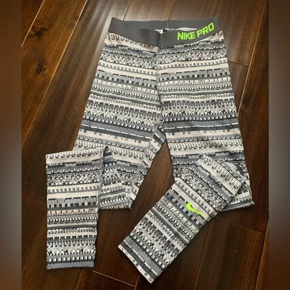NIKE PRO Dri Fit Leggings Women's Medium Compression Fit Printed - Picture 1 of 5